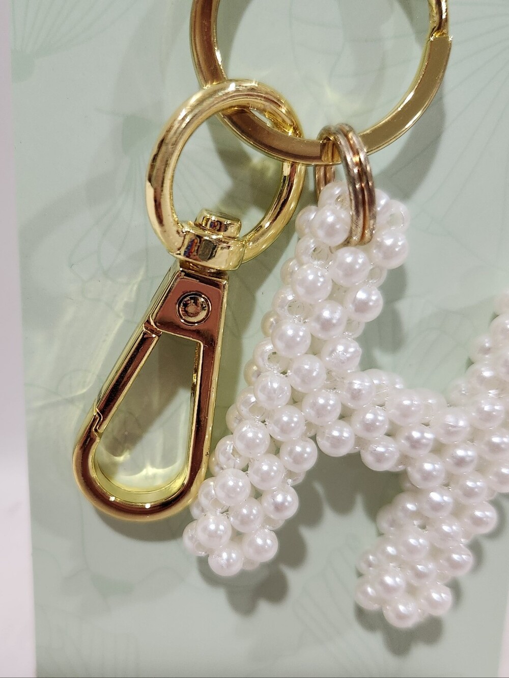 Initial Letter H White Knitted Woven 3D Beaded Pearl Gold Keychain Bag Charm NWT - Picture 3 of 5